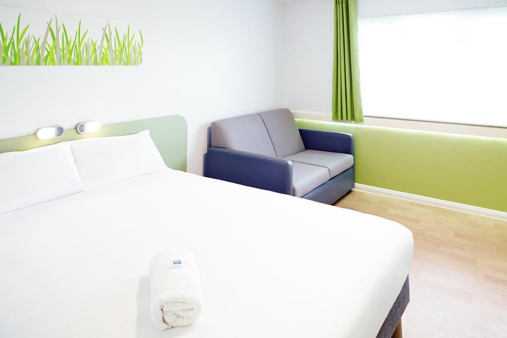 Warrington Motel, J20 M6 Lymm Services Quarto foto